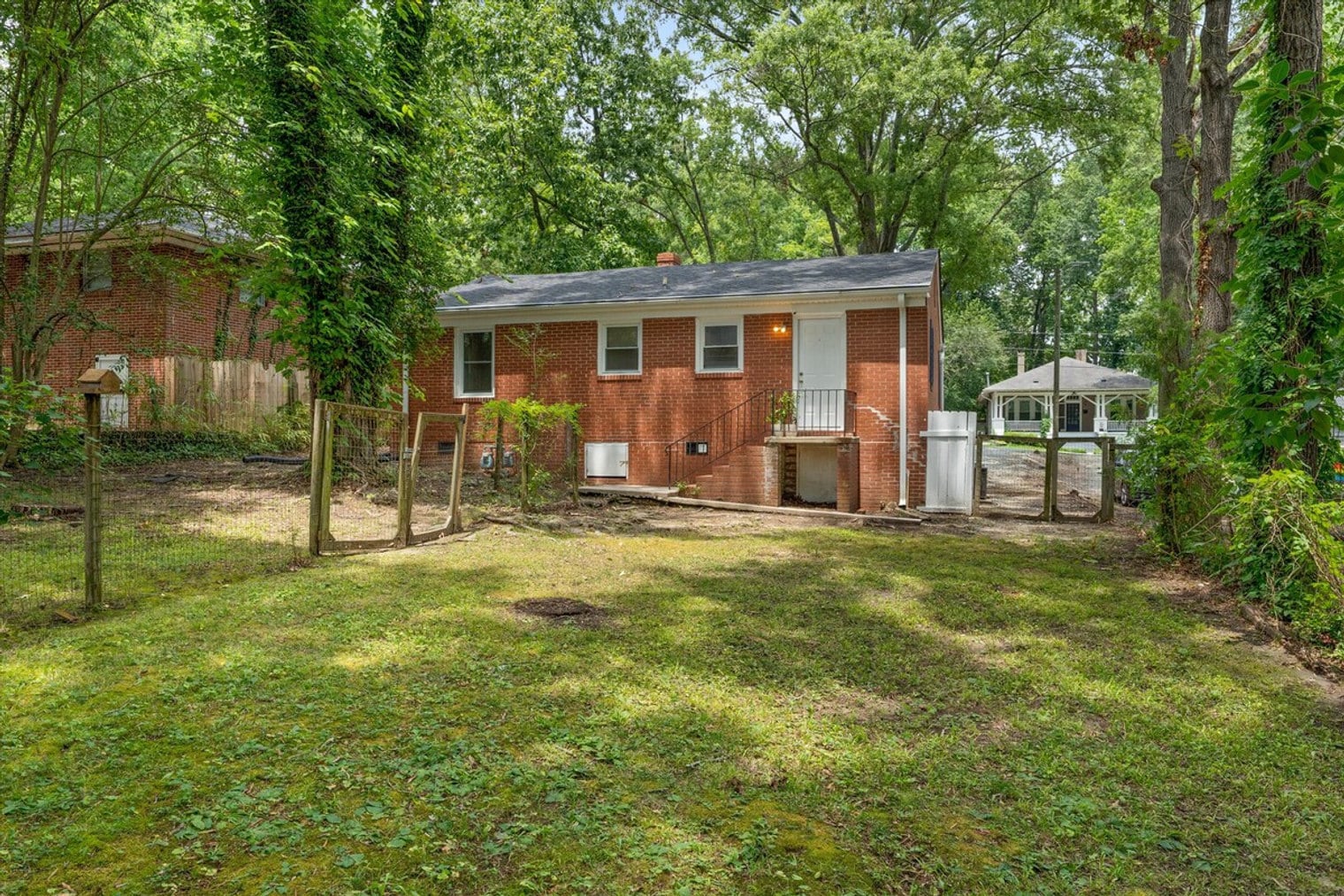 Building Photo - 804 Urban Ave