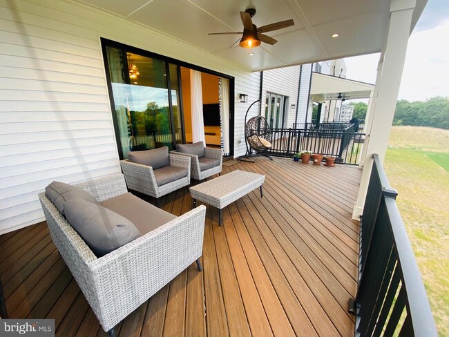 Building Photo - 23603 Hopewell Manor Terrace