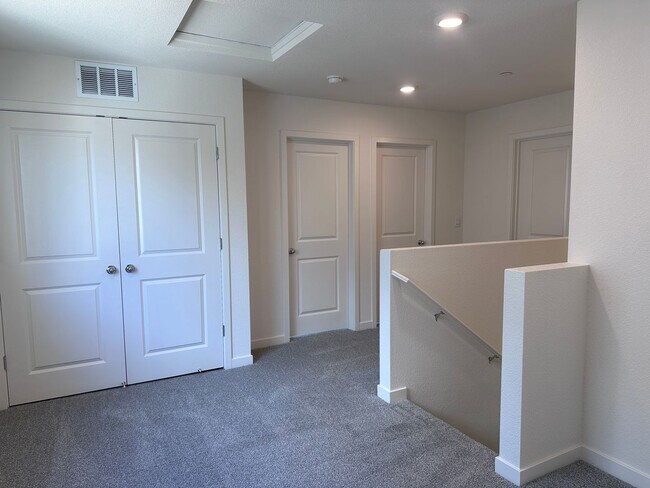 Building Photo - Beautiful 2024 Built 3 bed 2 bath!