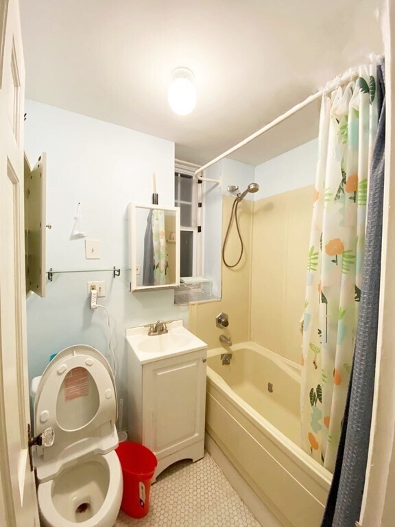 Building Photo - 10 Jamaicaway-