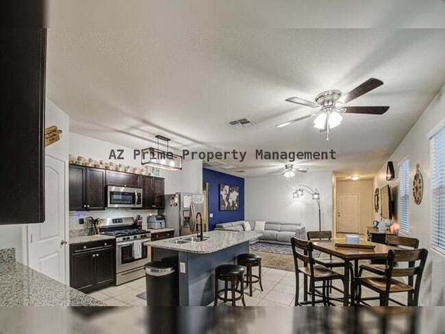 Building Photo - 30945 W Picadilly Rd