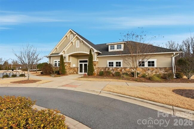 Building Photo - 1000 Bellegray Ln NW