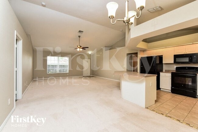 Building Photo - 2014 NW 16th Pl