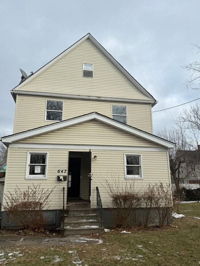 Building Photo - 4bd Single Cash Pay/Section 8