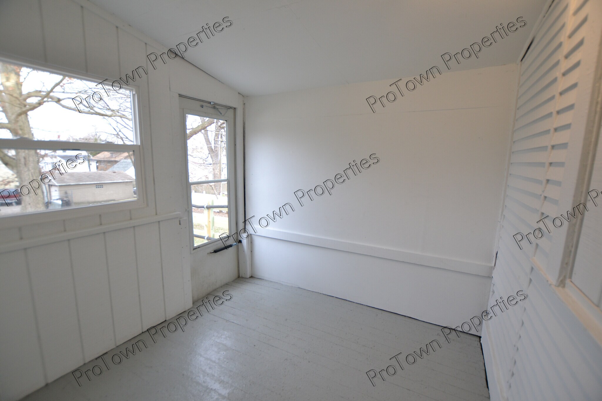 Building Photo - 411 Krakar Ave