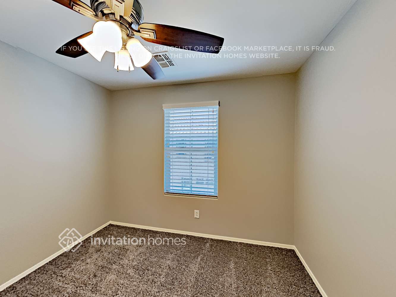 Building Photo - 225 N Sandal