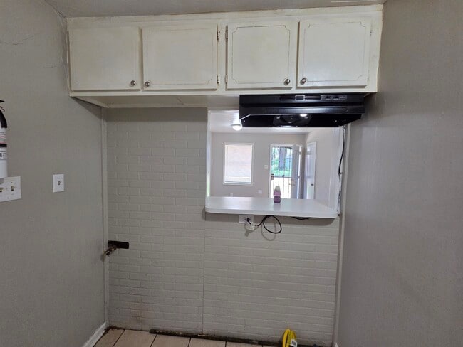 Building Photo - 3021 Ashwood St