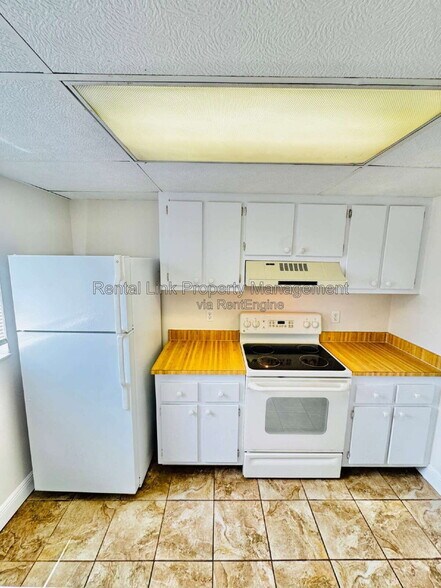 Building Photo - 12664 Kenwood Ln