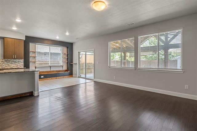 Building Photo - 1017 Chatsworth Dr