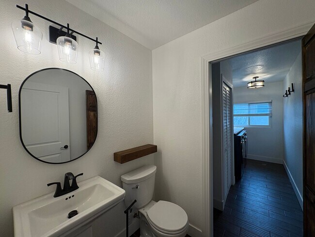 Building Photo - Spacious Vista Home with Large Lot, Designer Finishes & Guest Suite