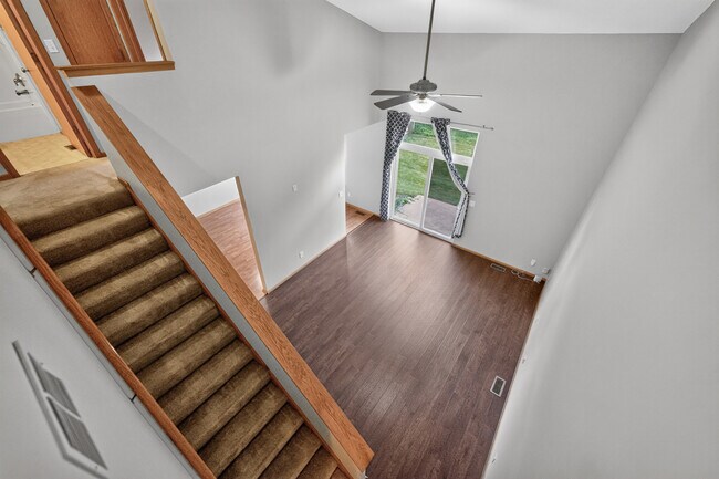 Building Photo - 1110 Rose Dr