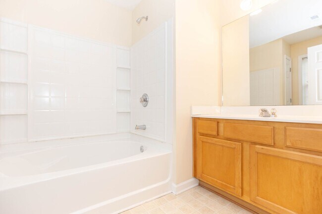 Building Photo - Price Drop Alert!  Beautiful Townhome in K...