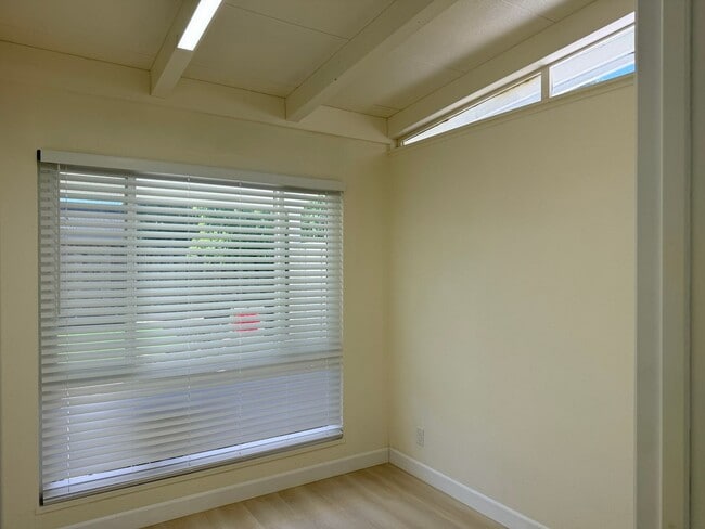 Building Photo - 2598 Dixon Dr