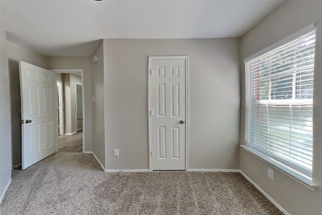 Building Photo - 15610 Manorford Ct