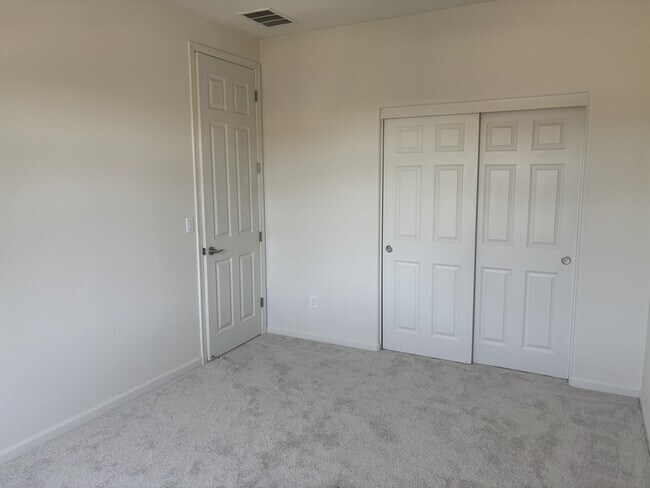 Building Photo - 5558 Kennedy Pl