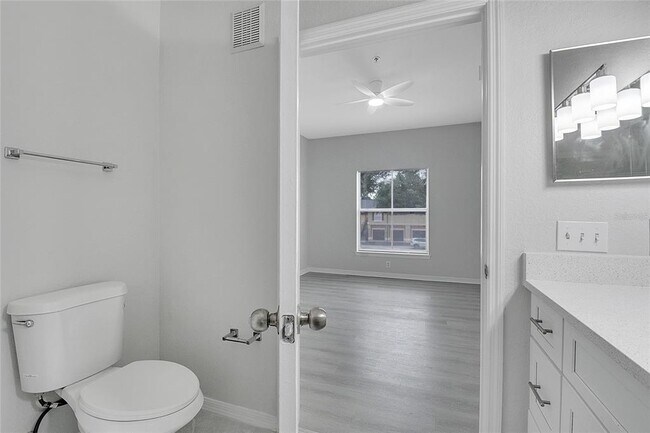 Building Photo - 6005 Westgate Dr