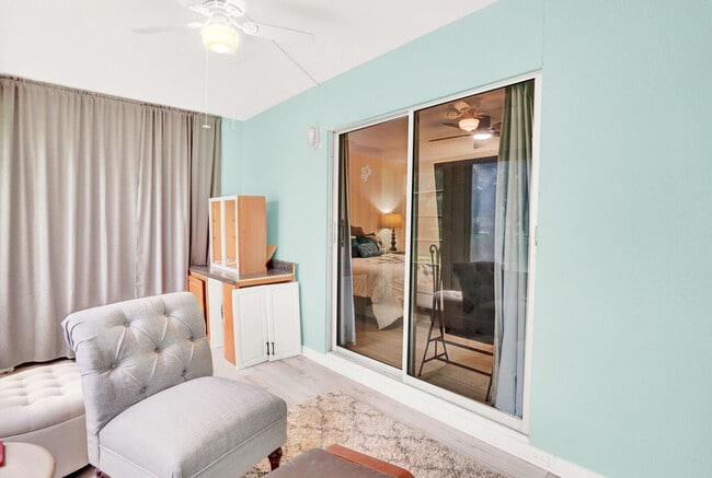 Building Photo - 1016 Cambridge A