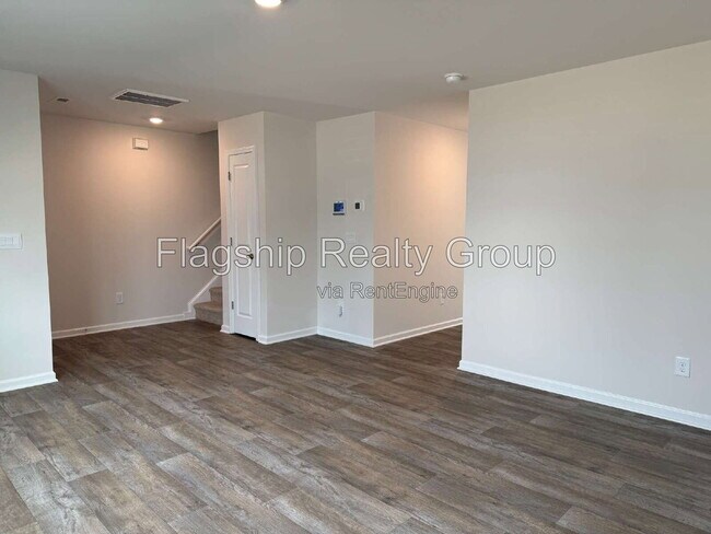 Building Photo - 4109 Laurel Rdg Dr