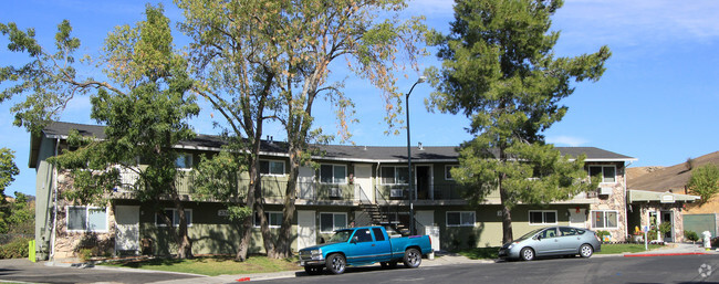 207 - 249 Bennett Hill Ct - Rocky Hill Apartments