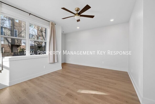 Building Photo - 2109 23rd Ave N