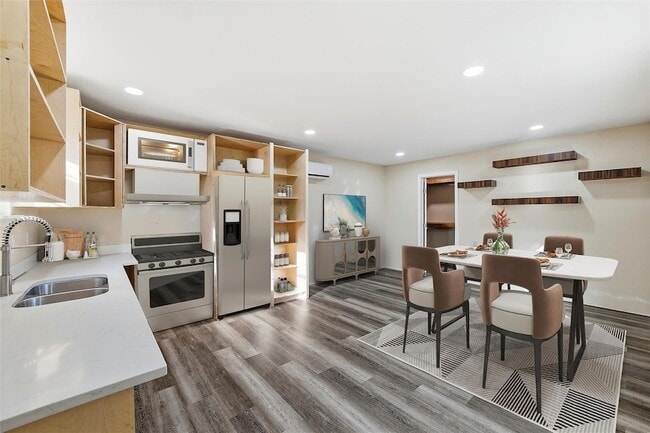 Building Photo - 2734 Fordham Rd