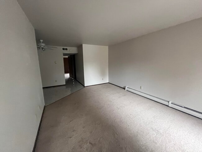 Building Photo - 6179 W Cold Spring Rd