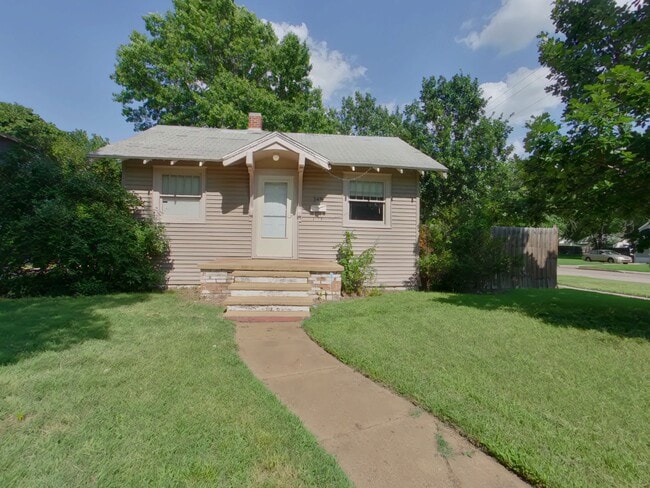 Primary Photo - 148 S Sedgewick St