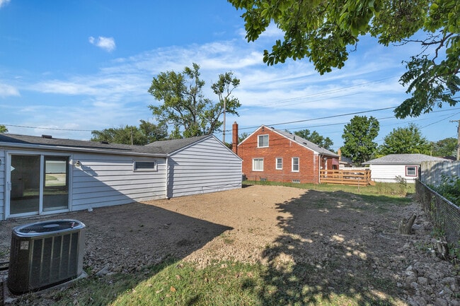 Building Photo - 14521 Trenton Rd