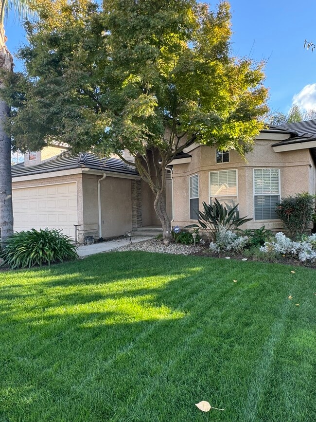 Building Photo - 2829 E Ryan Ave