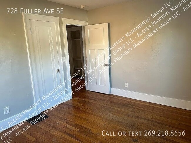 Building Photo - 728 Fuller Ave SE