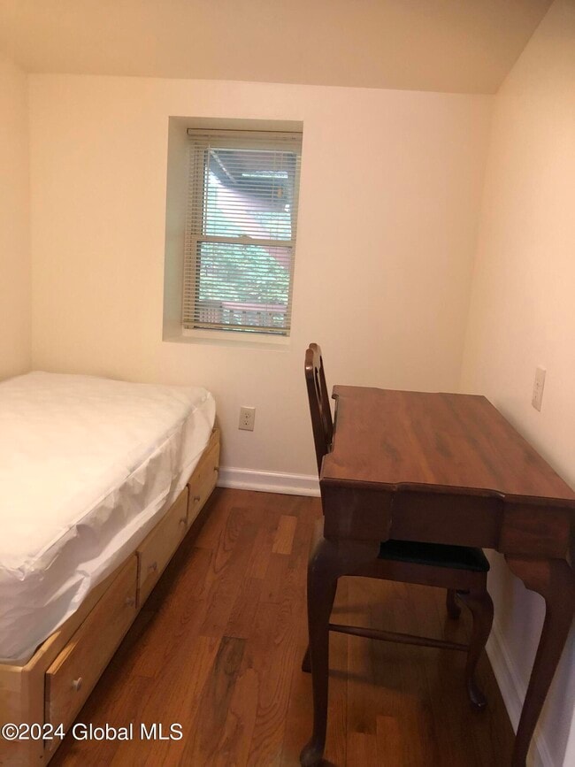 Building Photo - 277 Congress St