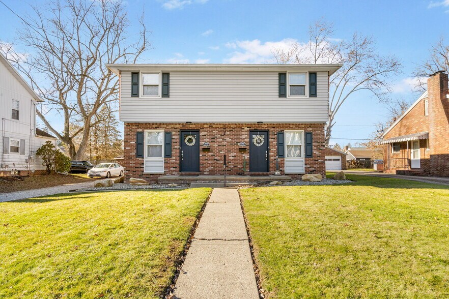 Building Photo - 2601 S Seneca Ave