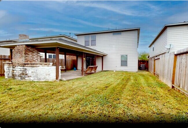 Building Photo - 16510 Mandate Dr