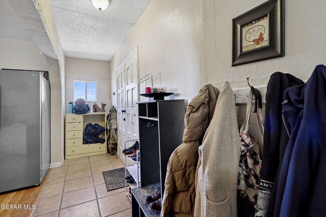 Building Photo - 332 Windrose Ct
