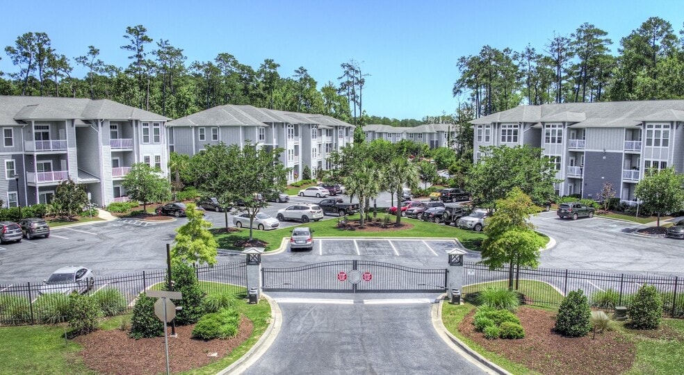 Building Photo - The Veranda at Market Commons