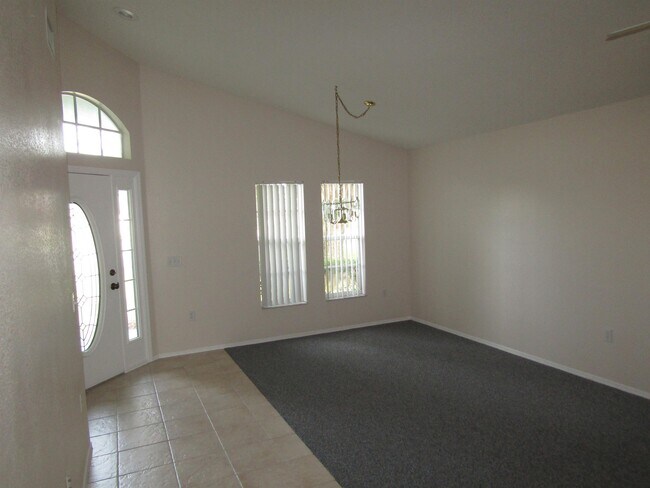 Building Photo - 4425 Carillon Ct