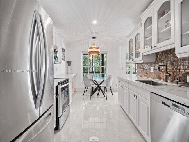 Building Photo - 2553 NW 42nd Ave