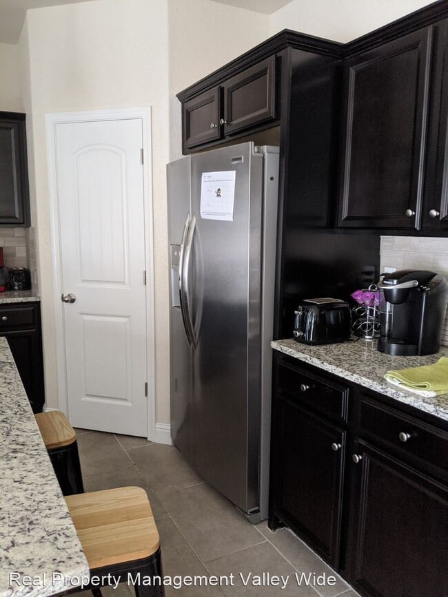 Building Photo - 4 br, 2.5 bath House - 288 Aldrich Drive