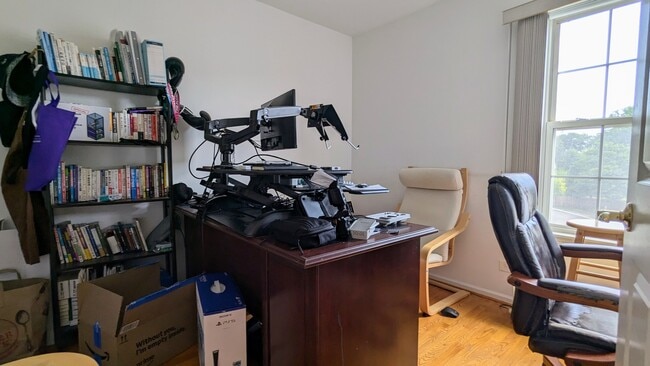 Building Photo - 852 S Insignia Ct