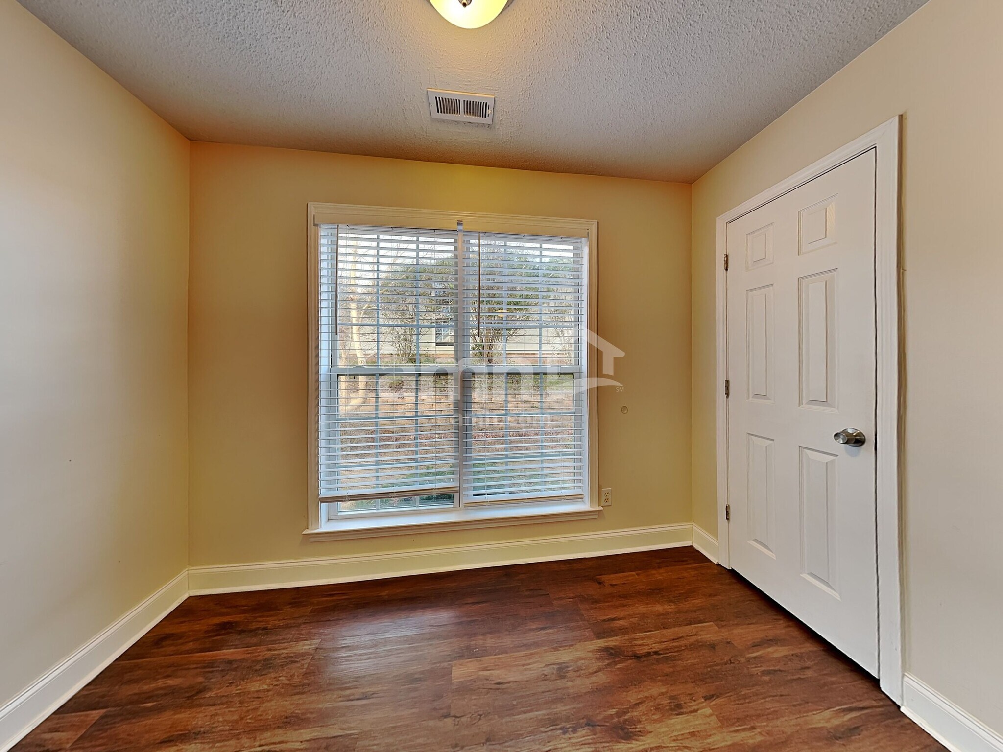 Building Photo - 216 Orleans Dr