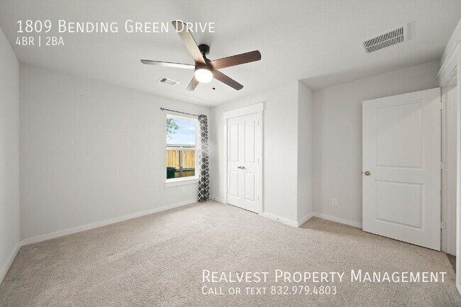 Building Photo - 1809 Bending Green Dr