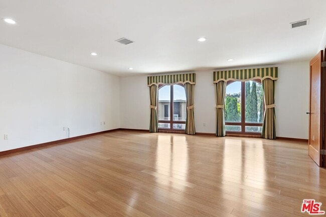 Building Photo - 7863 Electra Dr