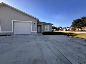 Building Photo - 3604 SW 7th Pl