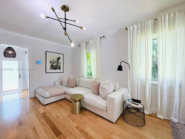 Building Photo - 11 Veragua Ave