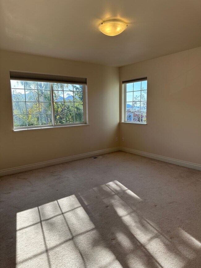 Building Photo - 4735 Potter Crest Cir