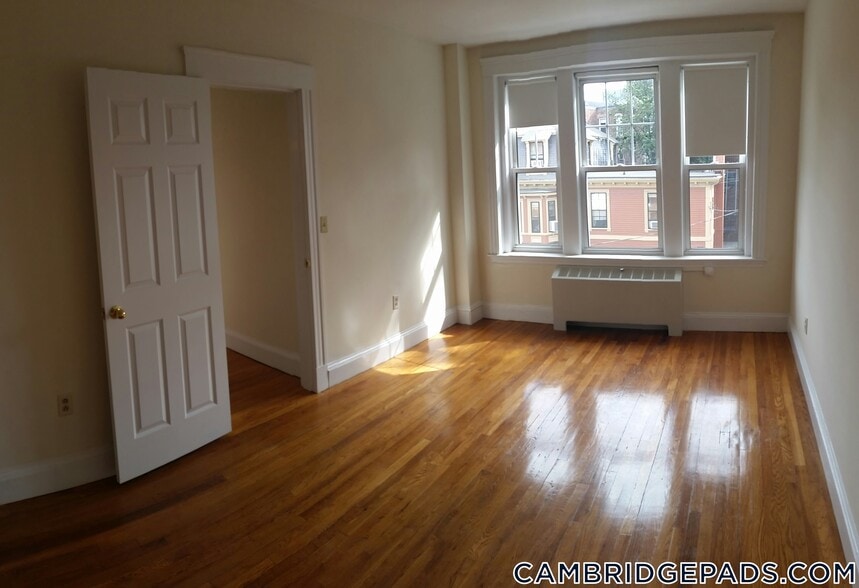 Building Photo - 3 Langdon St