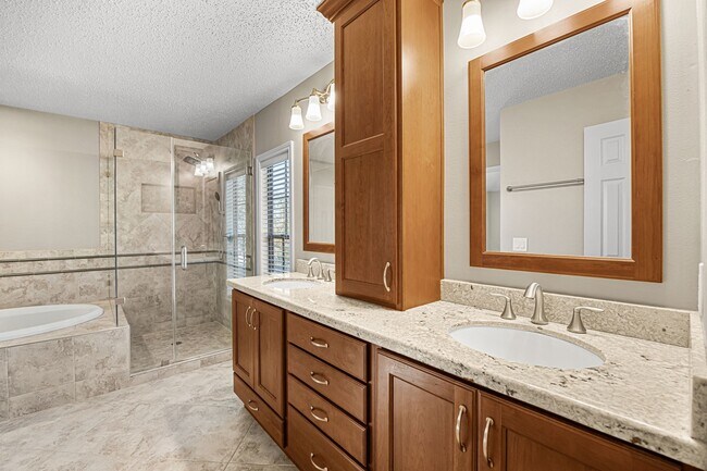 Building Photo - 15002 Havenridge Dr