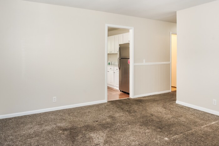 Building Photo - 2855 Greenside Dr NW