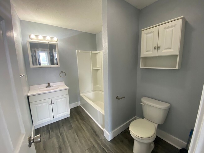 Building Photo - 4BR Davenport Home