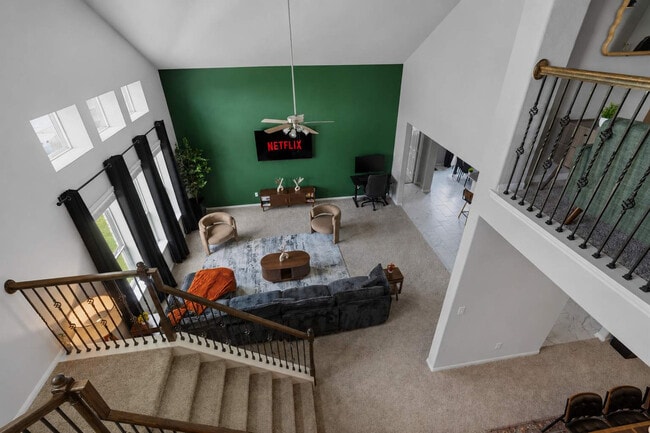 Building Photo - 5462 Grand View Dr